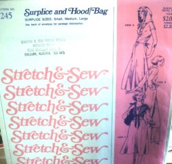 245 77 STRETCH & SEW TIED SURPLICE,HOOD/BAG PATTERN SM-LG